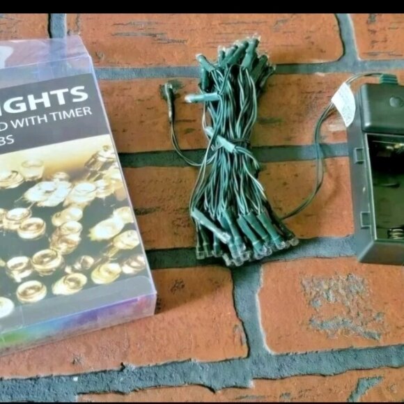 50 LED Lights Battery Operated With Timer Warm White Bulbs Indoor / Outdoor - Picture 3 of 3